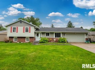 5030 W Hopewood Ln, Peoria, IL 61607