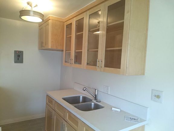 5th image of 21 Thornton Ave #36