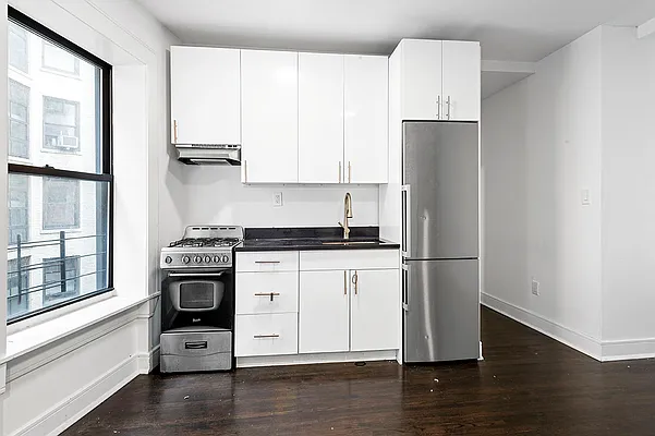 Rented by Compass | media 12