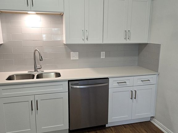 3rd image of 231 W SILVER SANDS DR #5