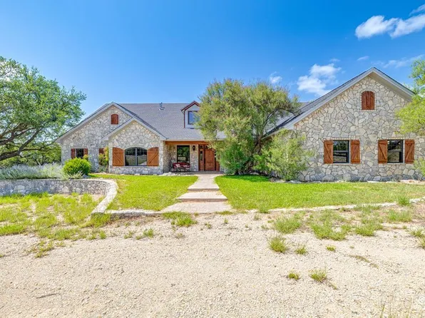 6873 Green Oaks Dr, Christoval, TX 76935