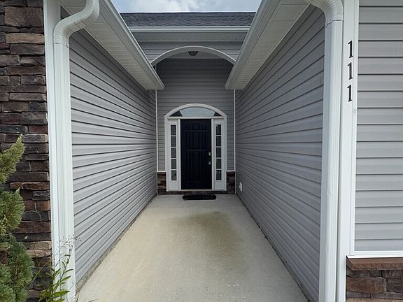 3rd image of 111 Cavalier Dr
