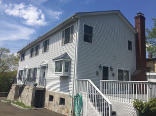 149 Holly Hill Ln, Greenwich, CT 06830