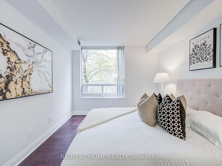35 Empress Ave #207 — Photo 23