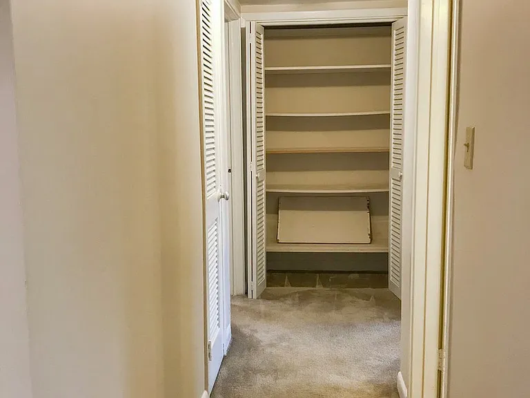 2846 Walton Way #11 — Photo 4