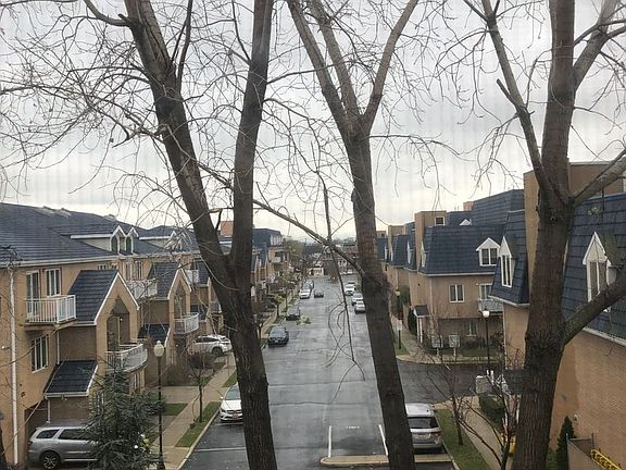 2nd image of 22 Cove Ln #9C