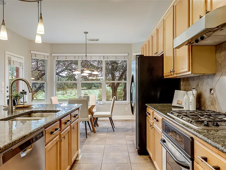 10400 Roy Butler Dr — Photo 12
