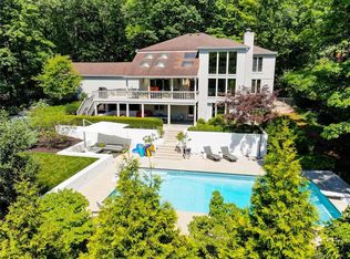 505 Walnut Springs Dr, Dayton, OH 45419