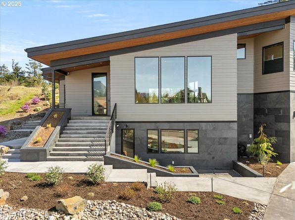 725 NW Angel Heights Rd, Stevenson, WA 98648