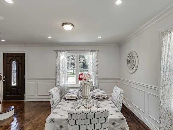 4th image of 583 Albert St