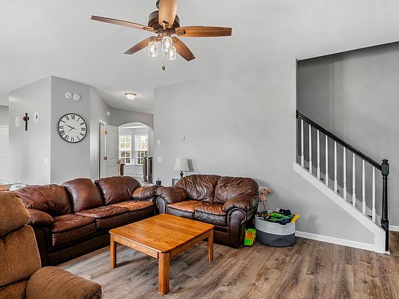 4th image of 326 NE Highland Pony Way