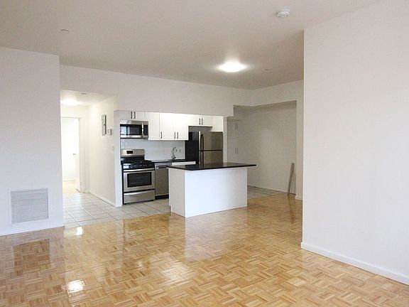 5th image of 28 Maujer St APT 7