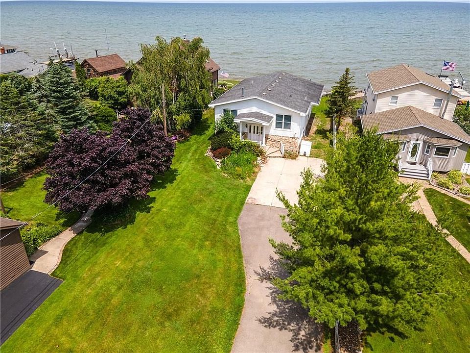 1st image of 32 W Beach Dr