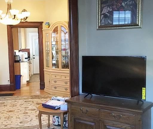 3rd image of 2532 Bryant Ave S #11