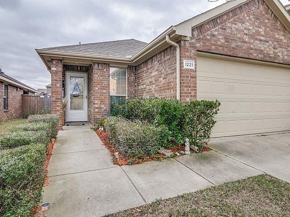 2nd image of 1221 Alder Tree Ln