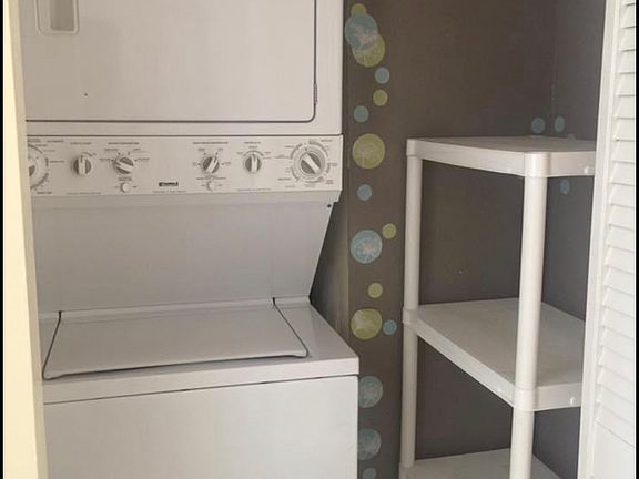 5th image of 430 SE 2nd Ave APT E22