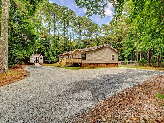 3rd image of 5514 Greenway Ct