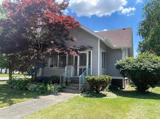 119 East St, Royal Center, IN 46978