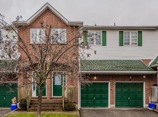 42 Green Valley Dr #2, Kitchener, ON