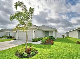 320 San Mauro Dr, Auburndale, FL 33823