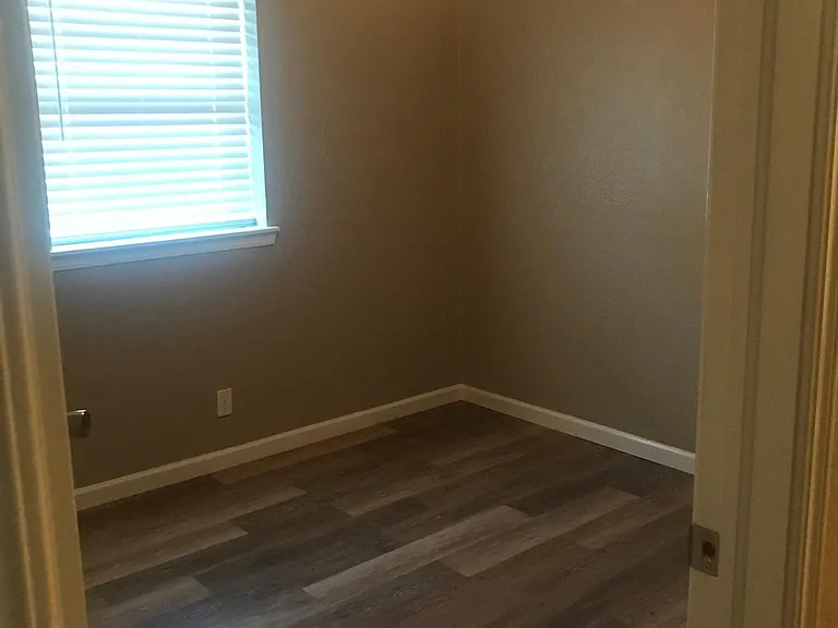 1066 Hughes Ave — Photo 4