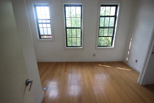 Rented by Nooklyn NYC LLC | media 13