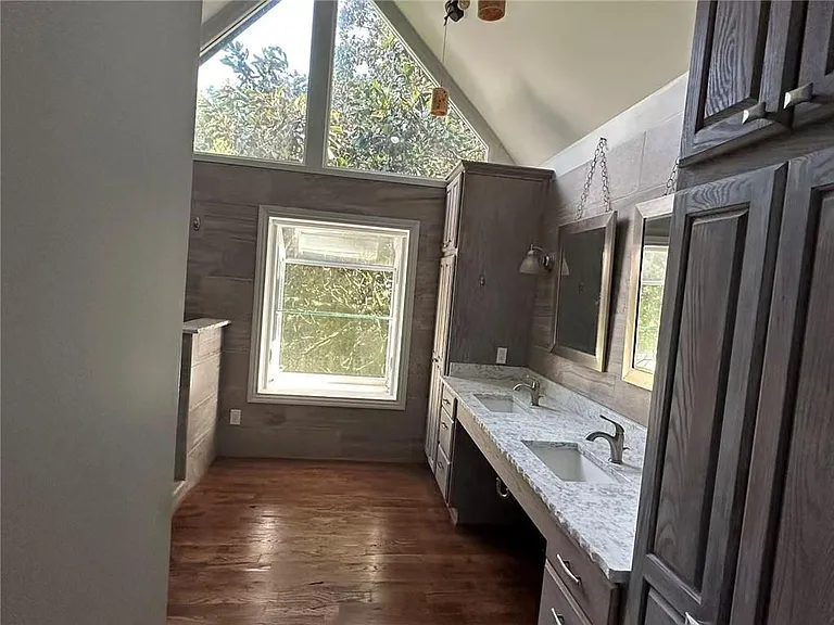 7070 Derby Ct — Photo 13