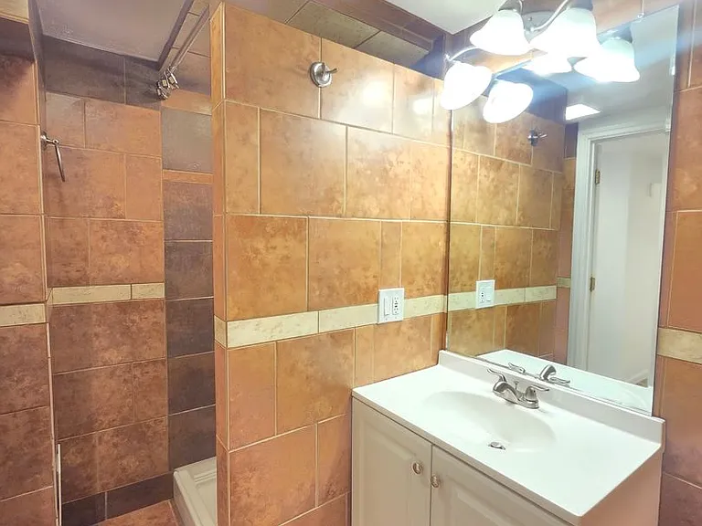 5621 N Hemlock St — Photo 26