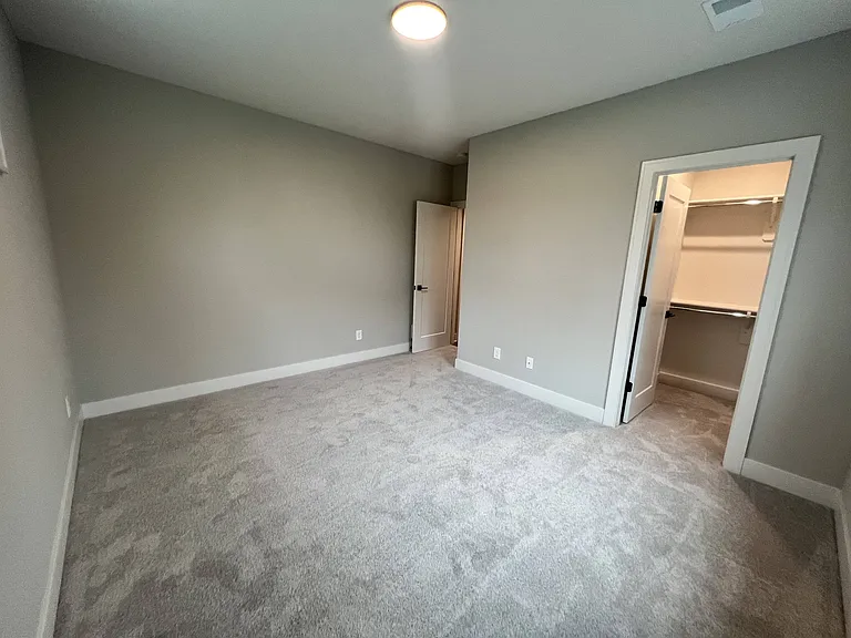 1533 SW Hedgewood Ln — Photo 37