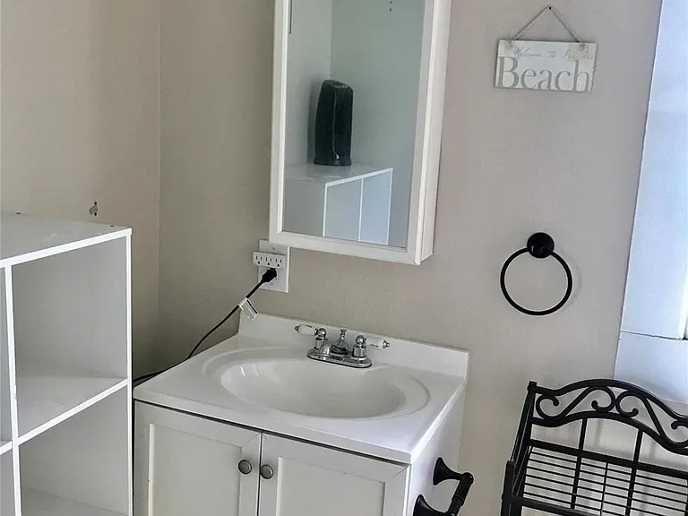 4025 Avenue R — Photo 10