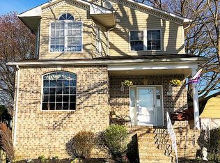 207 Riverside Rd, Baltimore, MD 21221