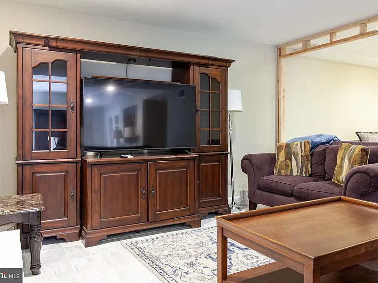 6034 Chesterbrook Rd #B — Photo 5