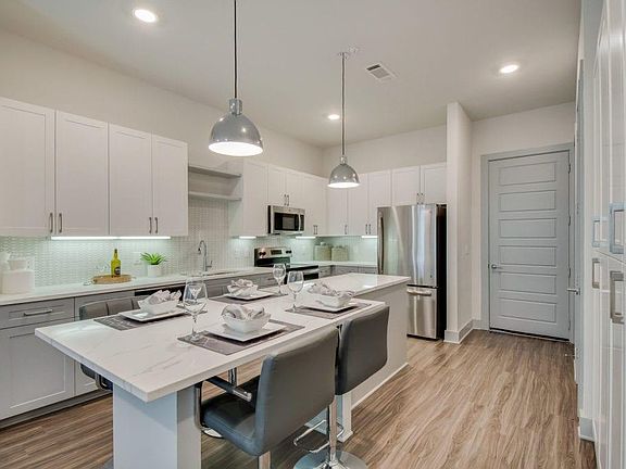 2nd image of 2312 Moser Ave #1A