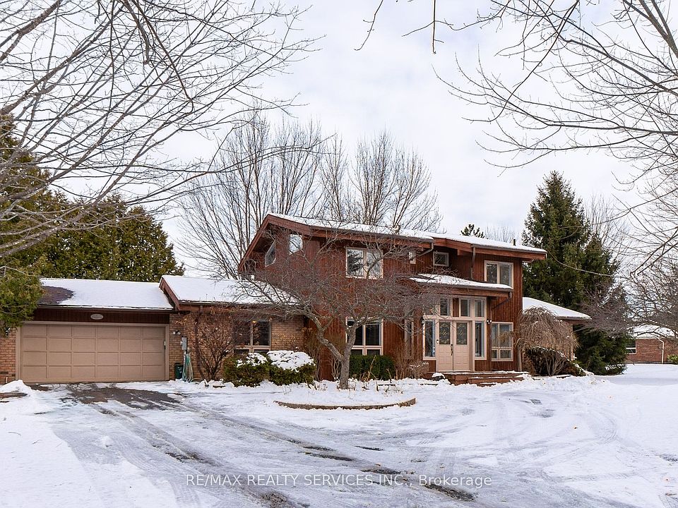 1st image of 9 Damascus Dr