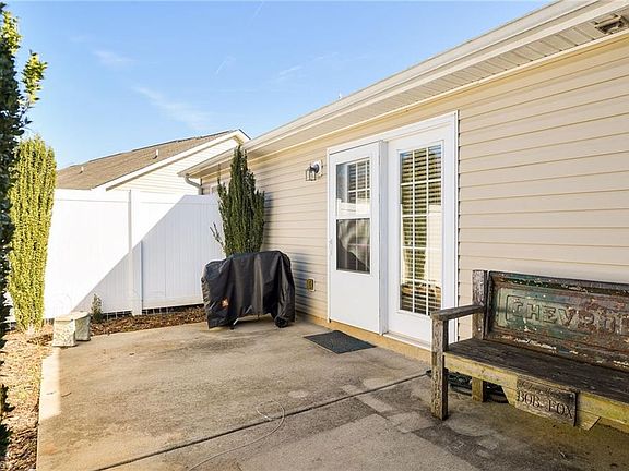 2nd image of 3118 Hyde Place Cir