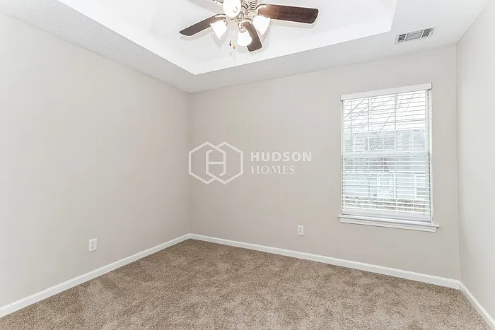 515 Gonzaga Cir — Photo 11