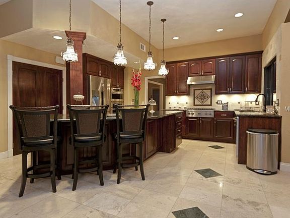 5th image of 3569 Shoreline Cir