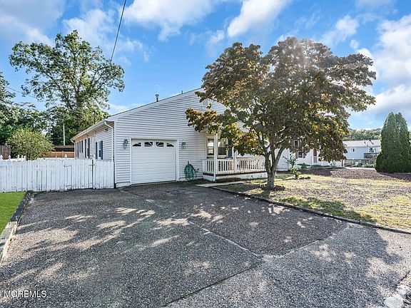 5th image of 1905 Teakwood Road
