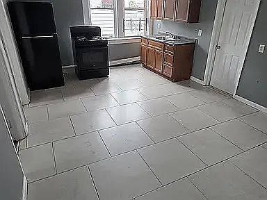 5th image of 199 Smith St #C
