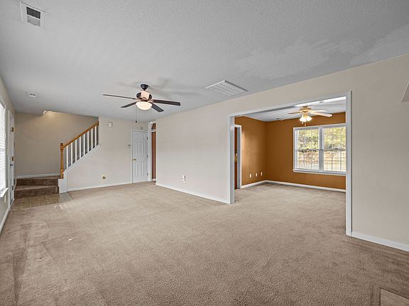 4th image of 102 White Stone Ct