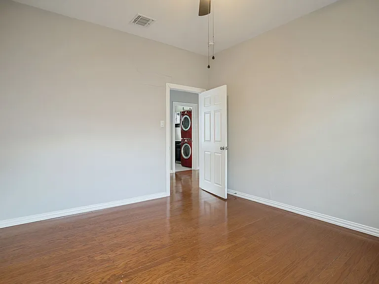 2219 N Flores St — Photo 15