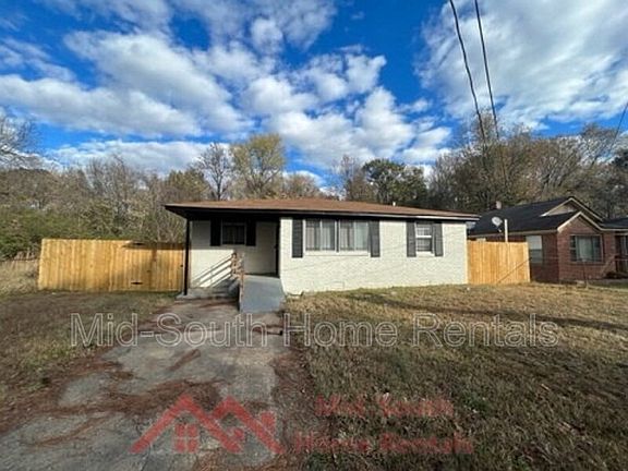 3rd image of 858 Eyers Rd