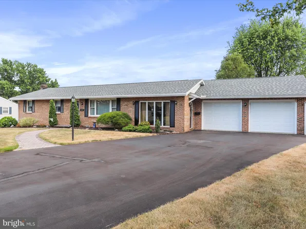 1620 Brenda Dr, Greencastle, PA 17225