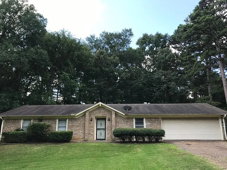 1314 Blueridge Pkwy — Photo 1