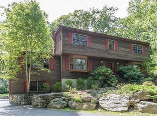 5 Alexandra Dr, New Fairfield, CT 06812