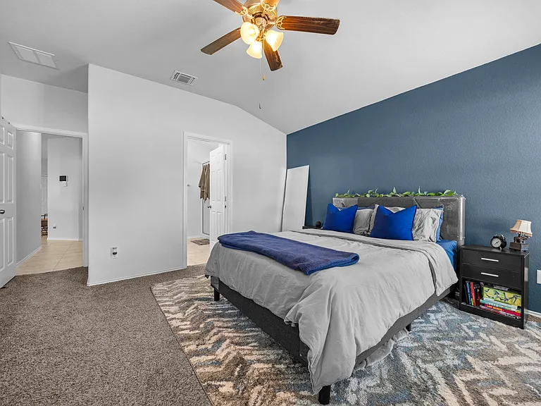 8402 Pleasant Trail Dr — Photo 17