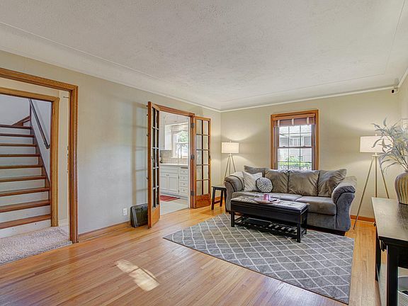 4th image of 4400 31st Ave S