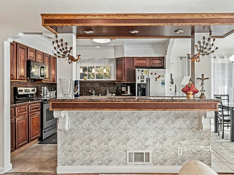 Kitchen with island