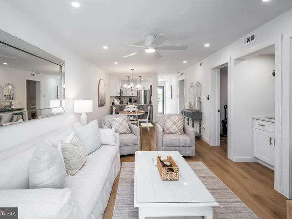 35979 Condo Dr #203B, Rehoboth Beach, DE 19971