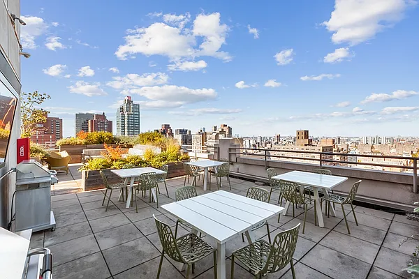 Rented by Greystar | media 13